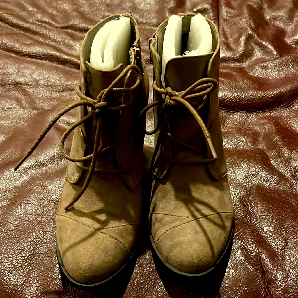 Brand New Boots From Toetos Newyork Line